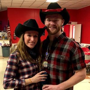 Meet your Posher, Hilari